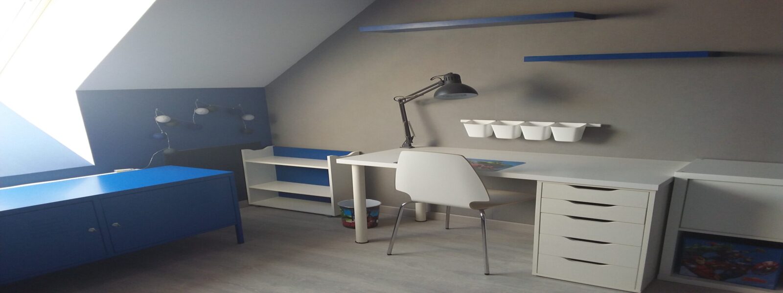 bureau.jpg